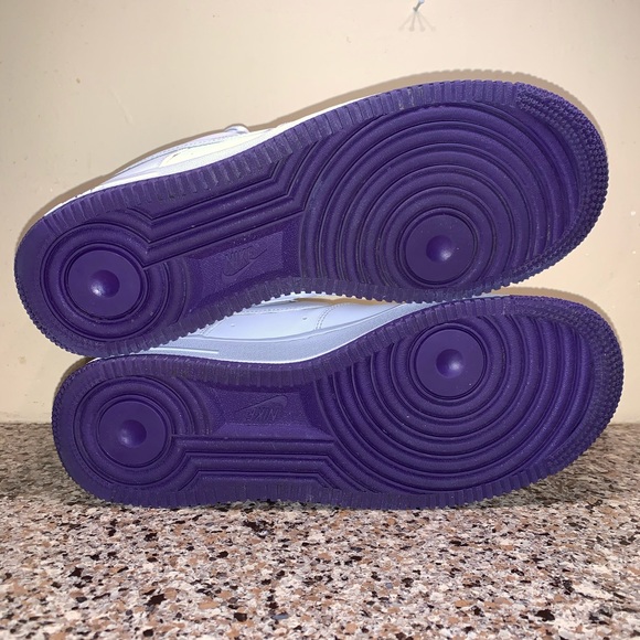 Too small looking to sell - Picture 4 of 8